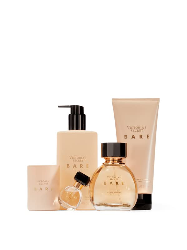 Подаръчен комплект на Victoria ' s Secret Bare Ultimate Fragrance от 5 теми: Парфюм вода с обем 3,4 грама, Мини Парфюм вода, Свещ, Лосион за измиване на лицето си.